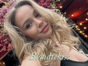 Blondiekiss